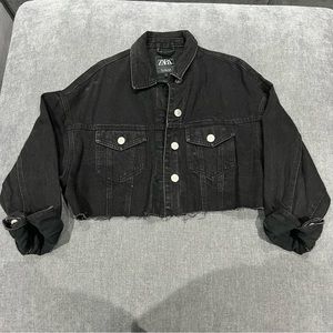BLACK ZARA CROPPED DENIM/JEAN JACKET WITH RAW HEM